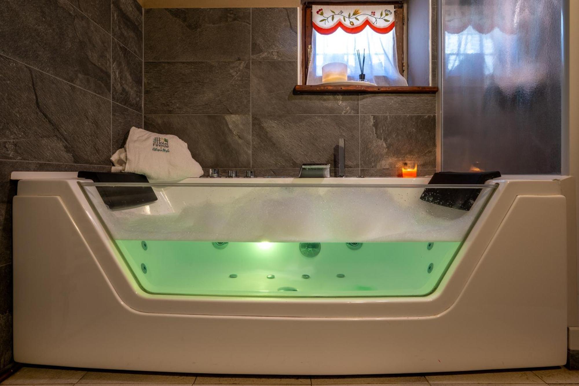 Rifugio Del Firenze Ninfa Hotel Сестола Екстериор снимка