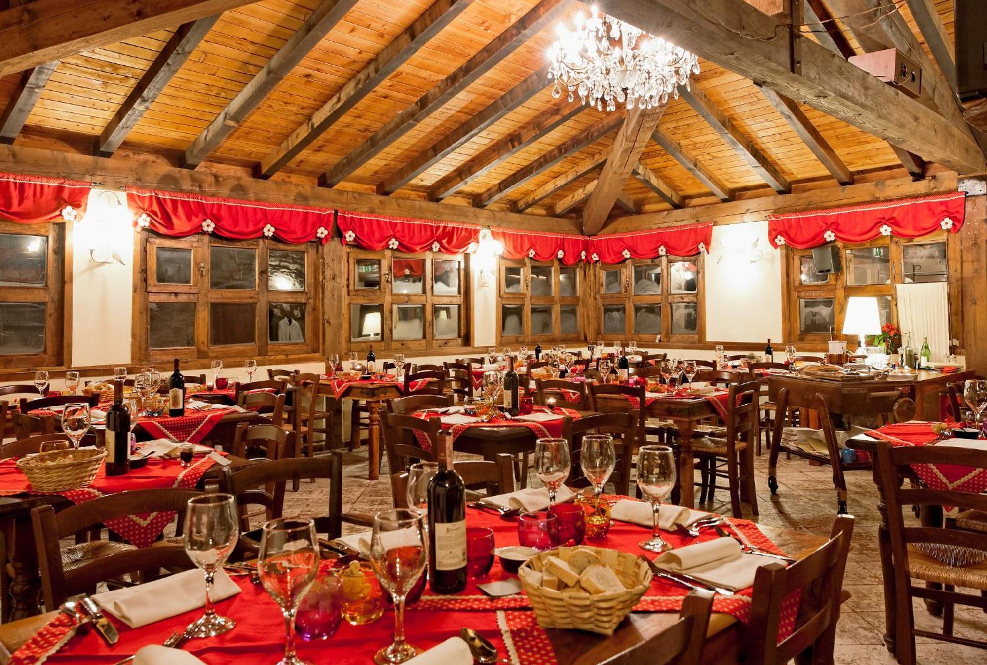 Rifugio Del Firenze Ninfa Hotel Сестола Екстериор снимка